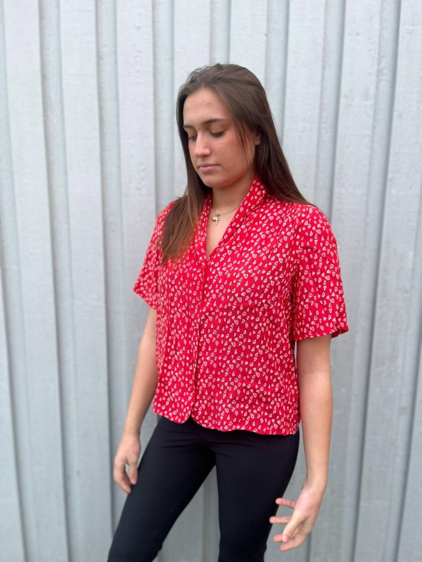 Iryrsa SS Blouse Poinsettia